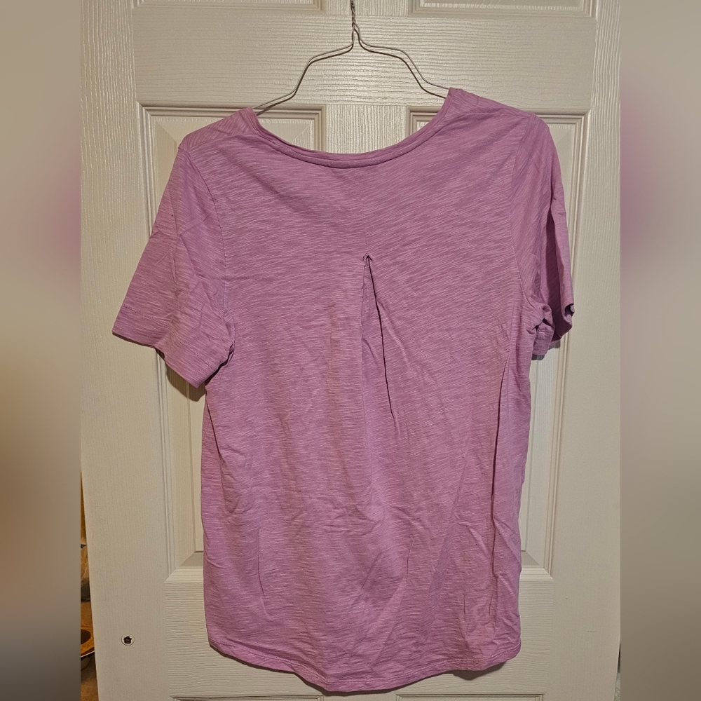 Chico's Ultimate Tee in Lavender sz M - Picture 2 of 3